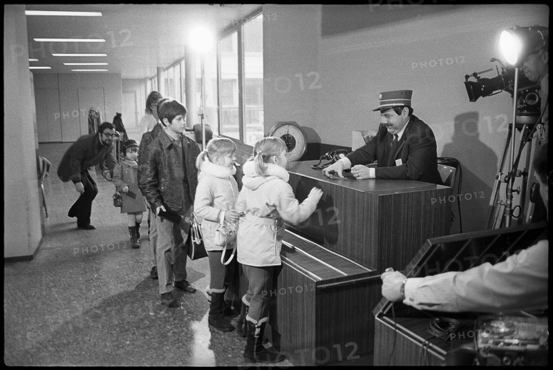 Telerecording with 'Blick-twins' to: 'Treffpunkt Airport' 1970.