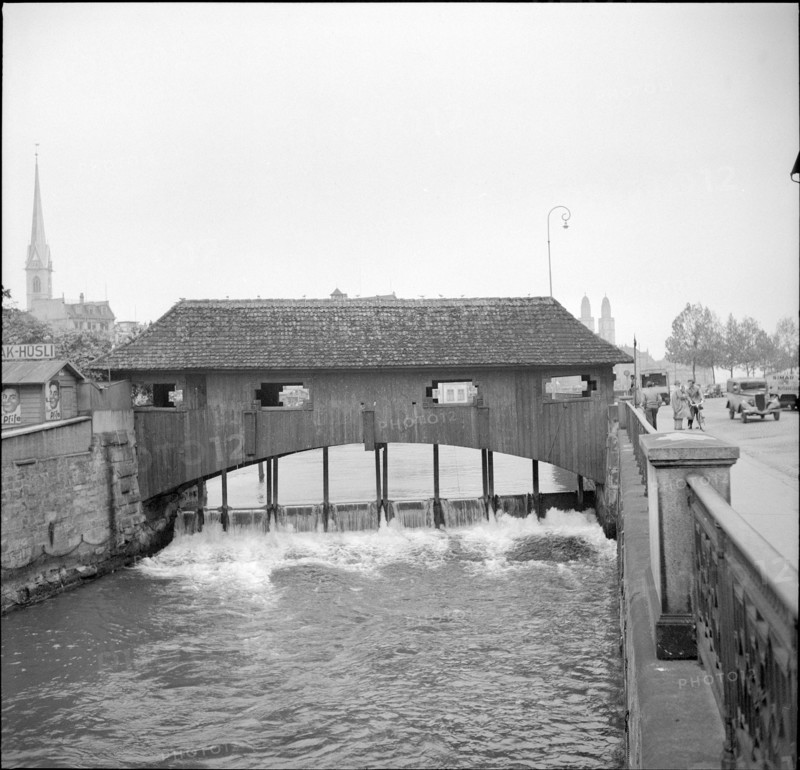 Old wooden Bridge over Limmat, Zürich 1946.