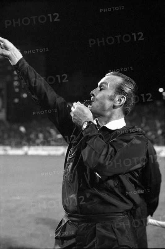 International match Switzerland - Italy 1972: referee Tschenscher.