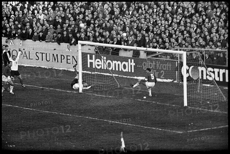 WC qualifier 1965: Switzerland - Netherlands.