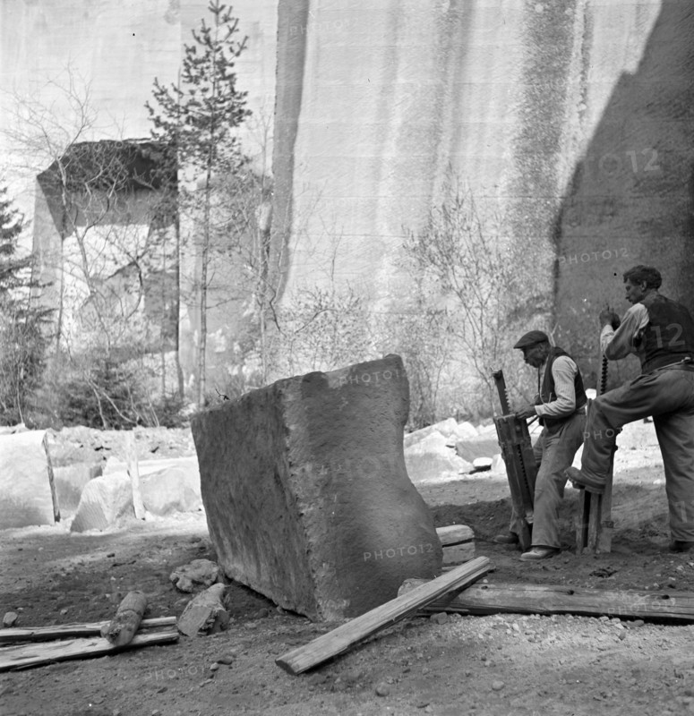 Sandstone quarry near Berne; 1941.