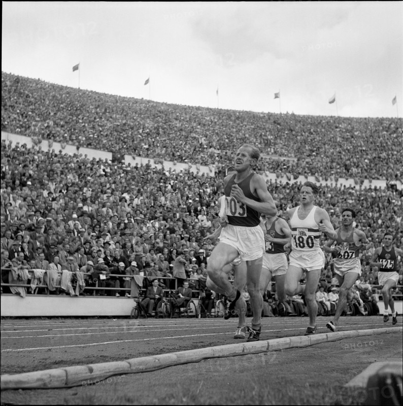 Olympic Games Helsinki 1952: Emil Zatopek, champion 5000m.