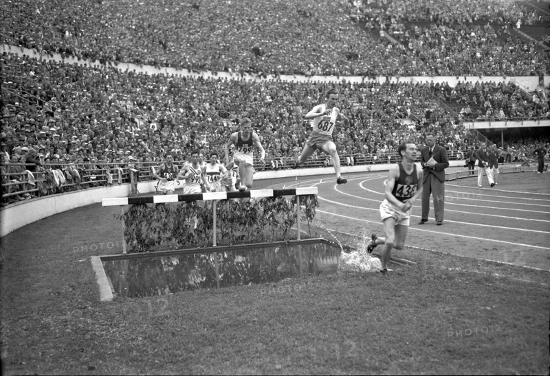 Olympic Games Helsinki 1952: Olympic Games Helsinki 1952: 998 champion Ashenfelter, 436 2. Kazantsev.