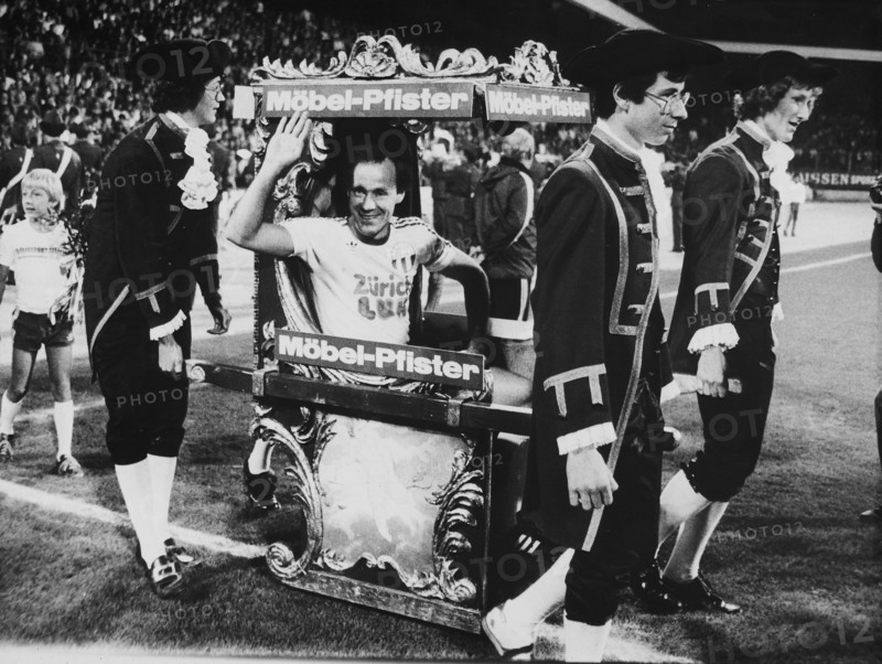 Köbi Kuhn after his farewell appearance 1978.