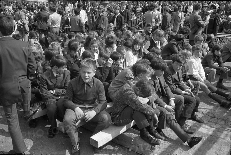 Girs and boys at Glarus voter's meeting 1972.