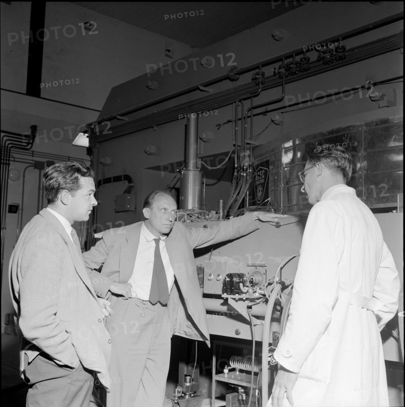 Research team at the first CERN-cyclotron 1957.