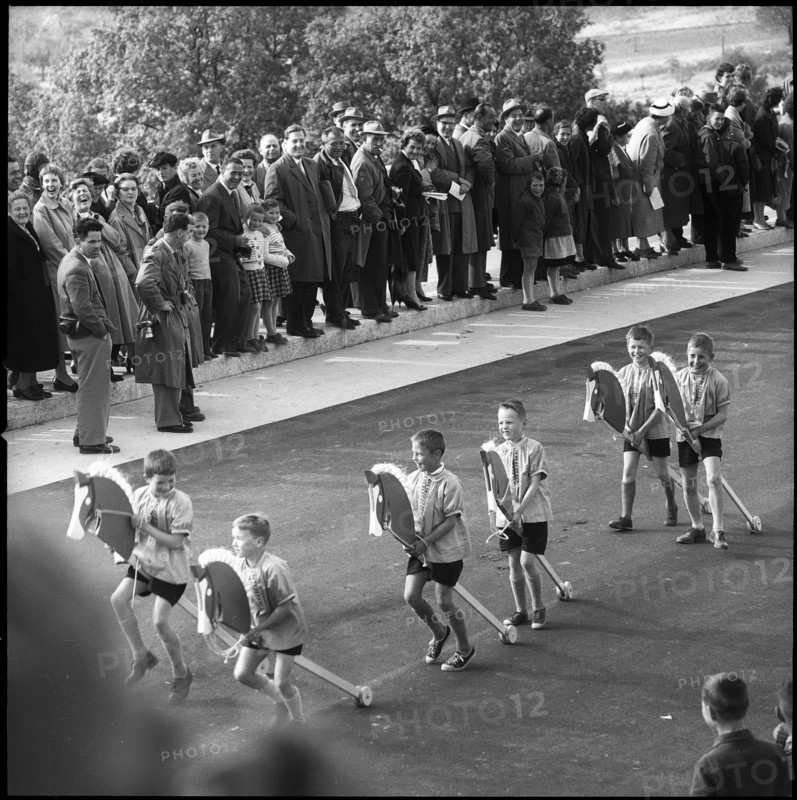 Procession; Inauguration Weinland bridge; 1958.