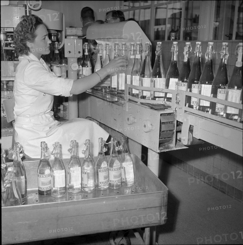 Henniez Lithinée Bottling Plant, 1958.