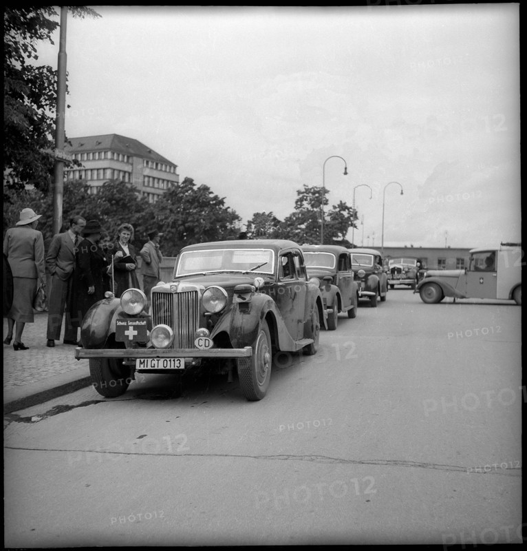 WW 2: diplomacy; the Swiss legation returns from Berlin.
