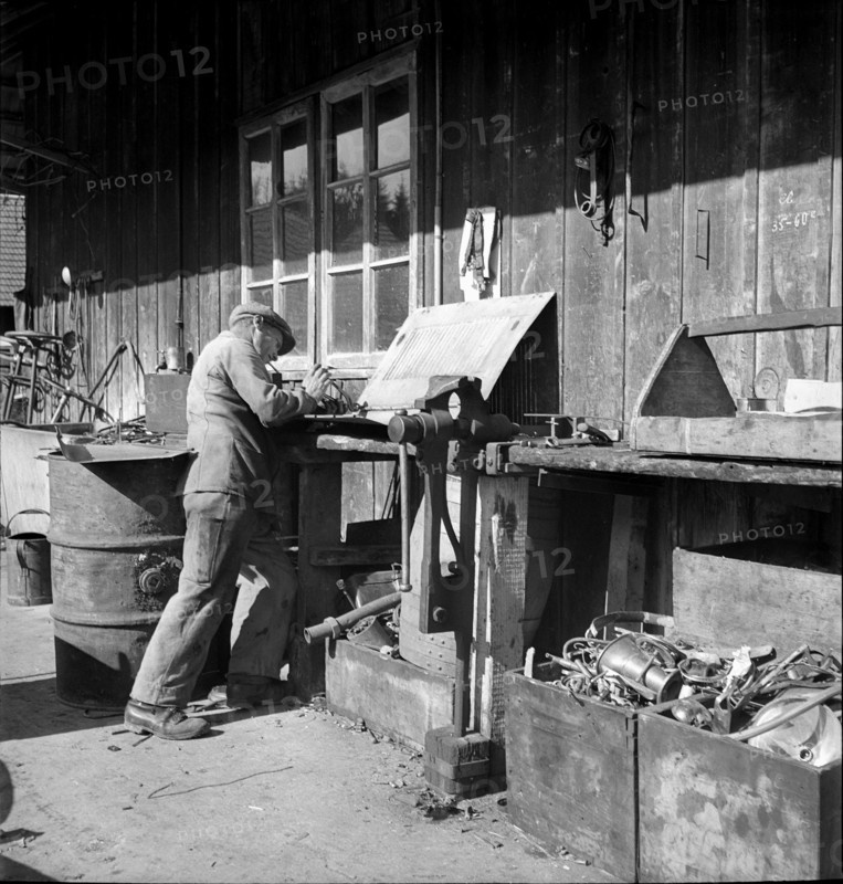 Recycling parts of used cars; 1941.