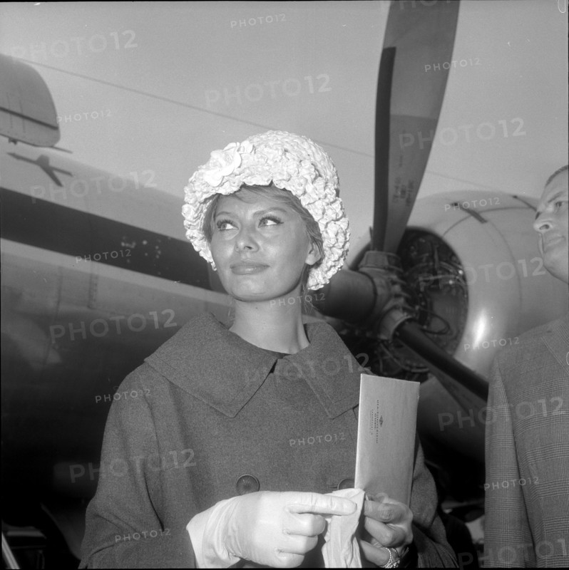 Sophia Loren, airport Zurich-Kloten, 1960.