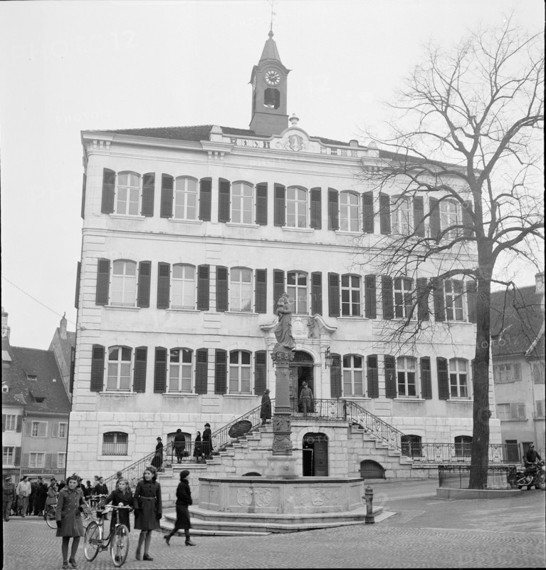 Delémont, court house; 1944.