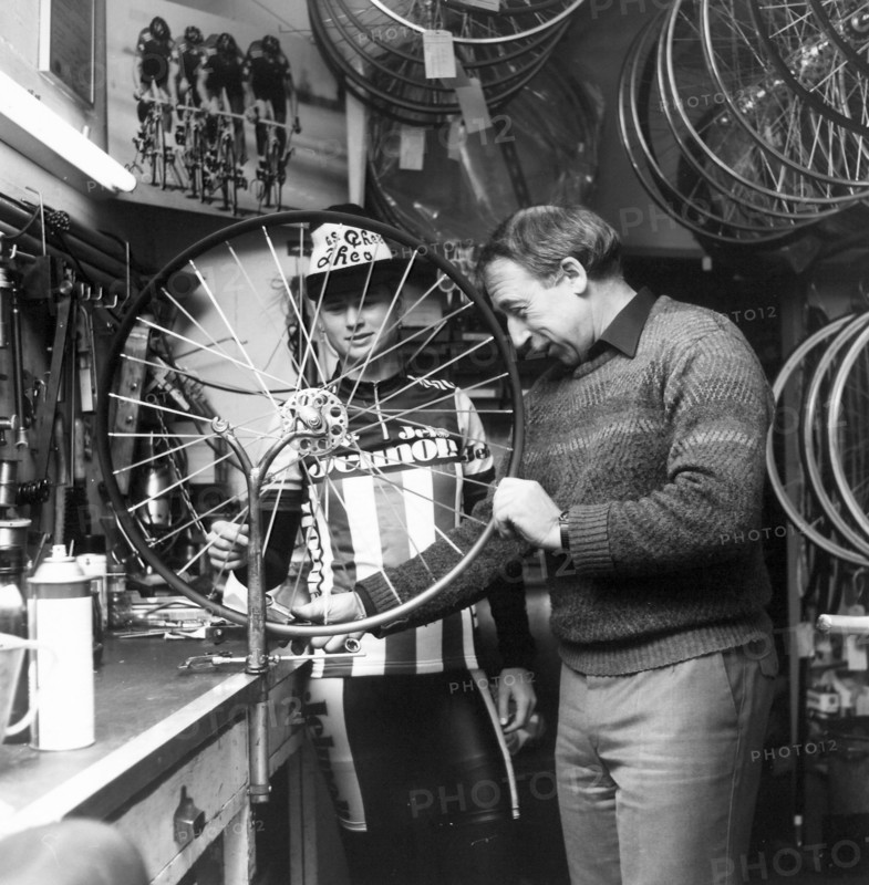 Barbara Ganz and mechanic Fritz Brühlmann.