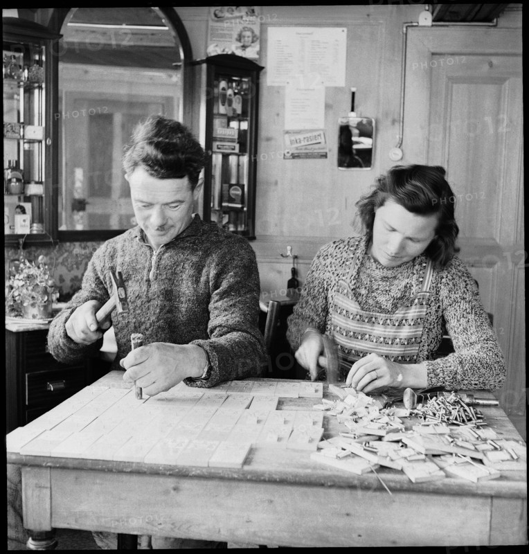 Producing mousetraps, 1945.