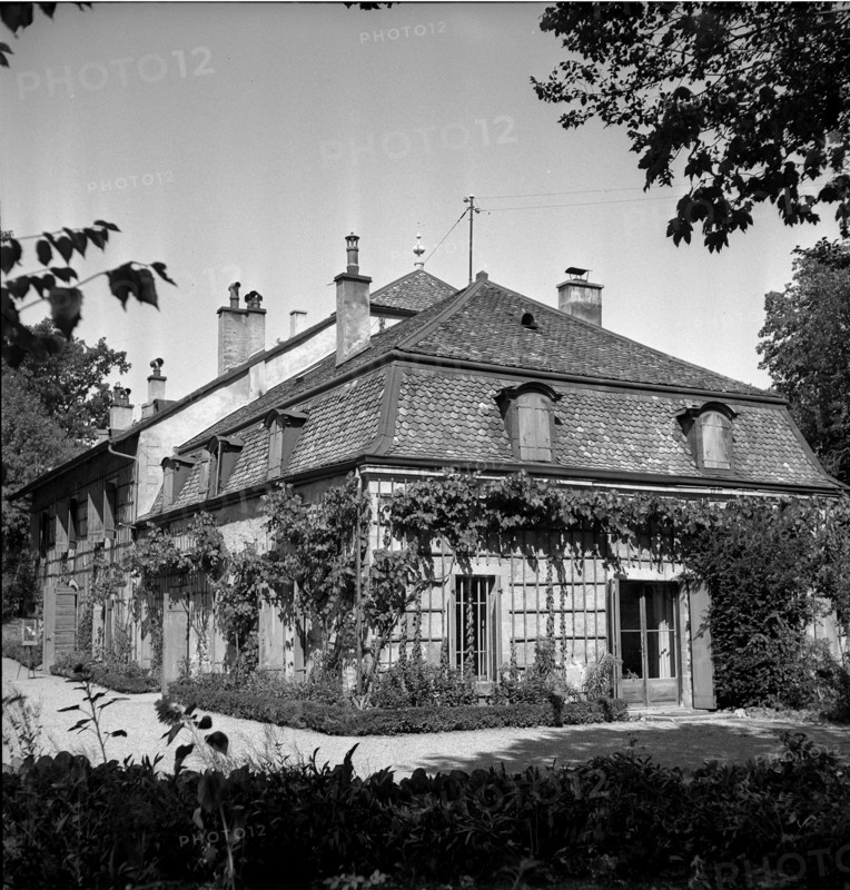 Geneva: Villa Rigot; 1942.