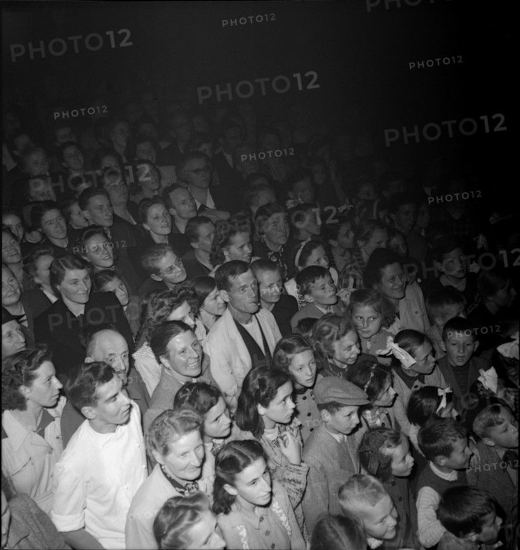 School theatre in support of the Swiss donation, 1945.