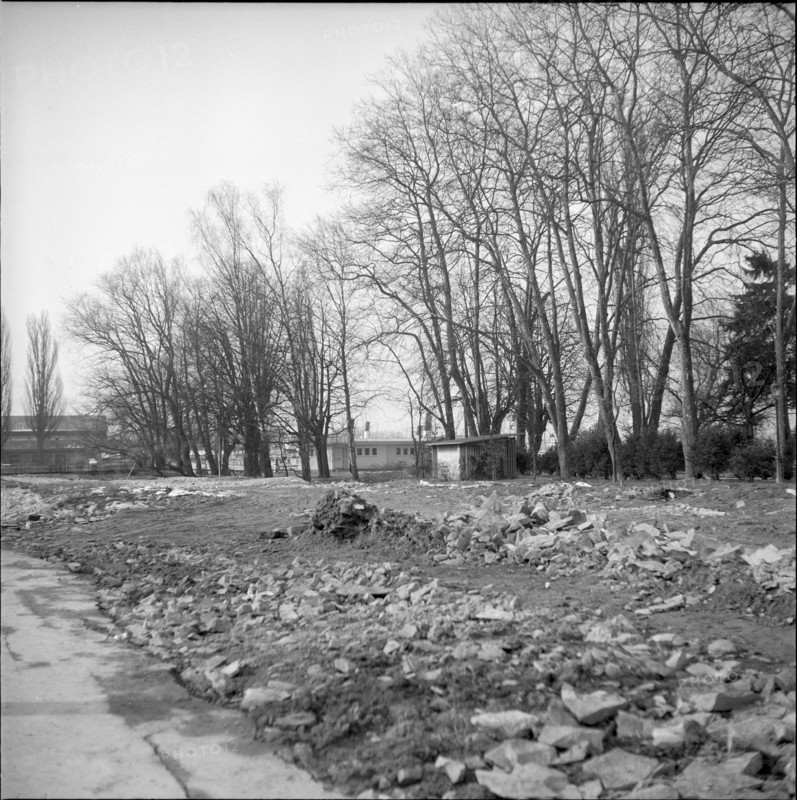 Lucerne, Inseli Municipal Park becomes a car park; 1954.