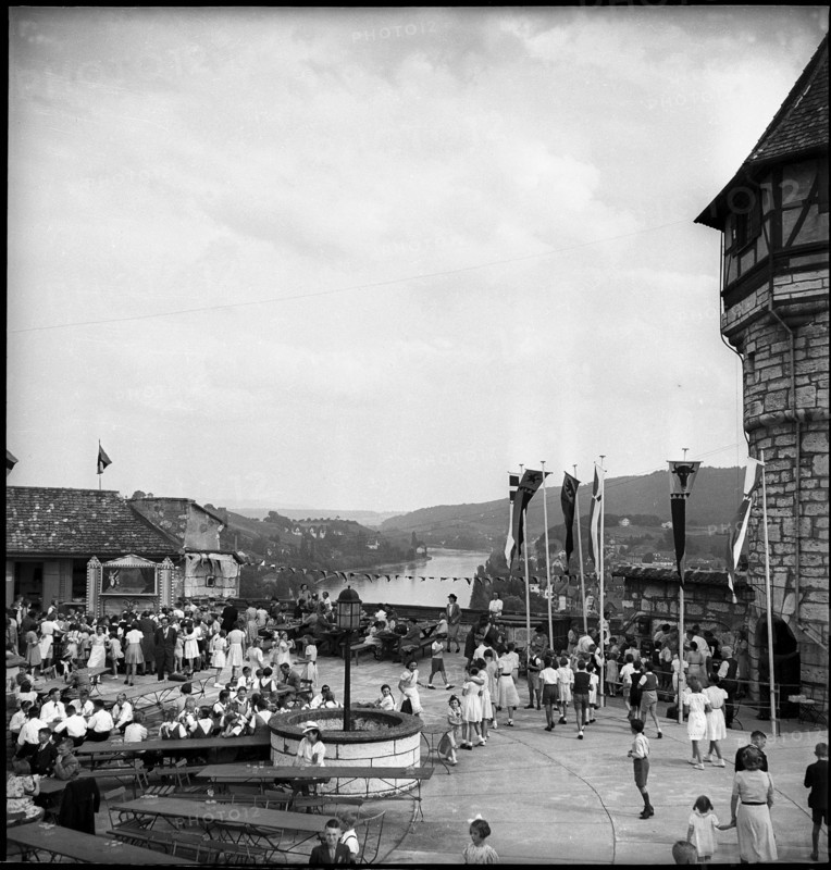 Public festival at the Munot in Schaffhausen, 1940.