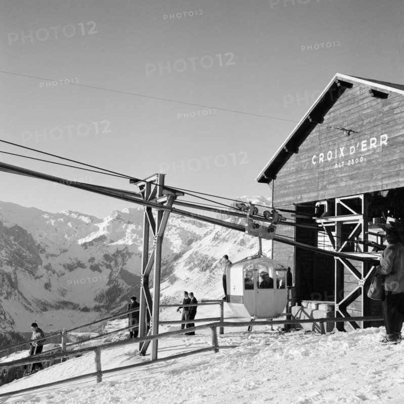 Cableway on the Croix d'Err, mountain station, 1957.