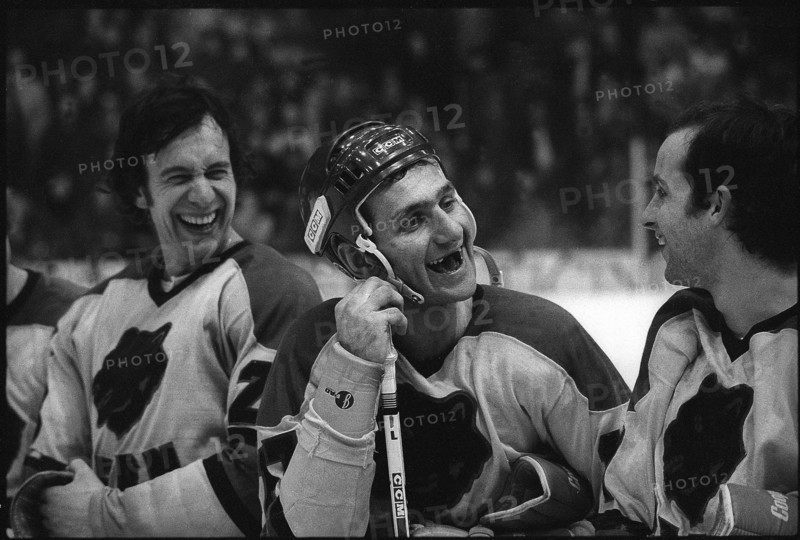 NLA 1974/75: SC Berne celebrating championship; Cadieux.