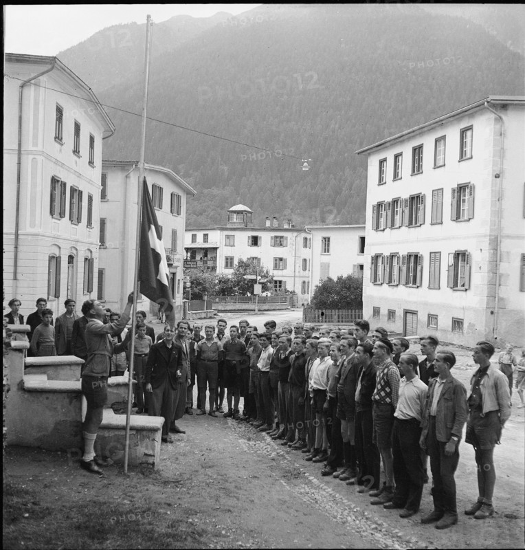 Trainees, run up flag; 1943.