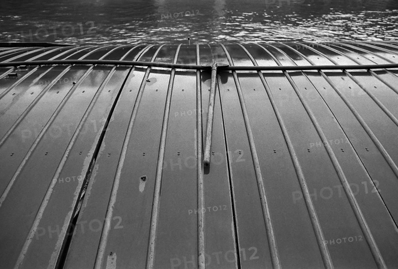 1975, Paris, Seine River. houseboat.