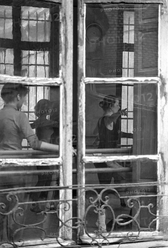 1975, Paris, Marais, dance school.