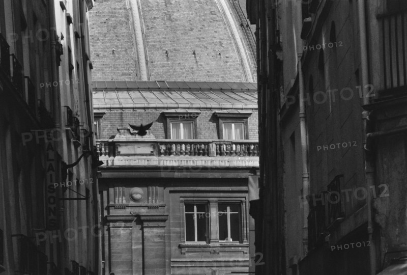 1975, Paris, Marais, passage.