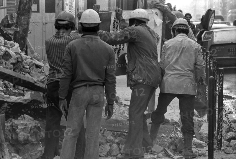 1975, Paris, Rive droite, men at work.