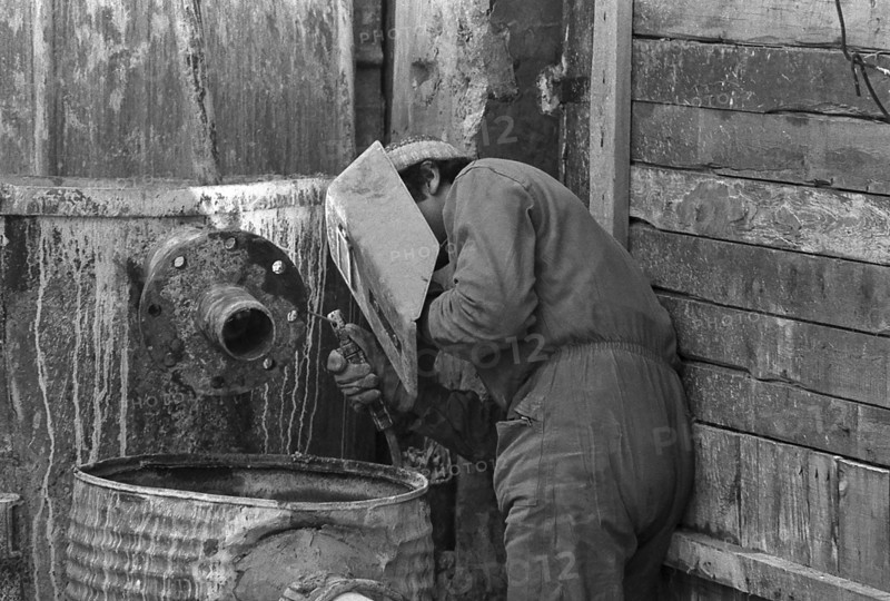 1975, Paris, Rive droite, men at work.