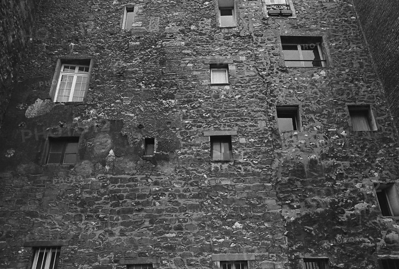 1975, Paris, Rive droite, facade.