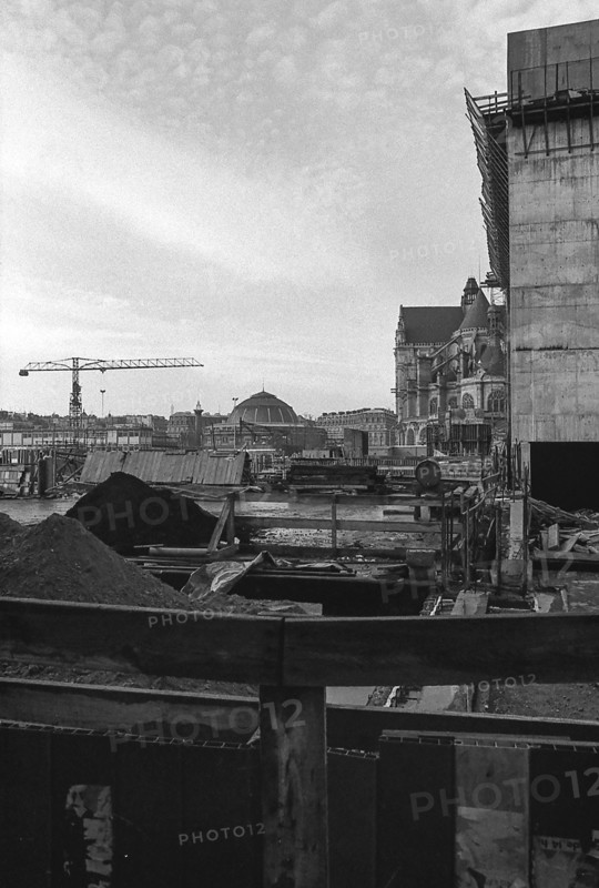 1976, Paris, Rive droite, Les Halles, construction site.