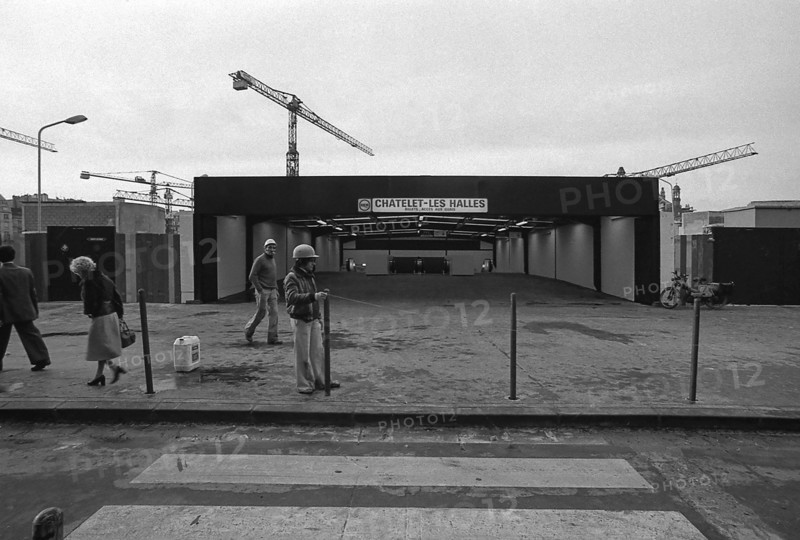 1976, Paris, Rive droite, Les Halles, construction site.