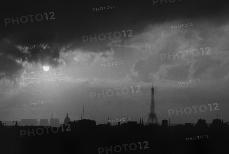 1976, Paris, Rive droite, Paris overview.