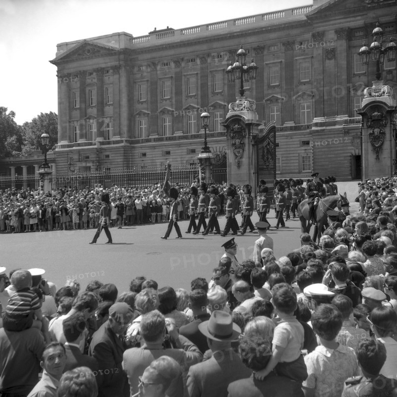 1967, London, Changing of the Guard.