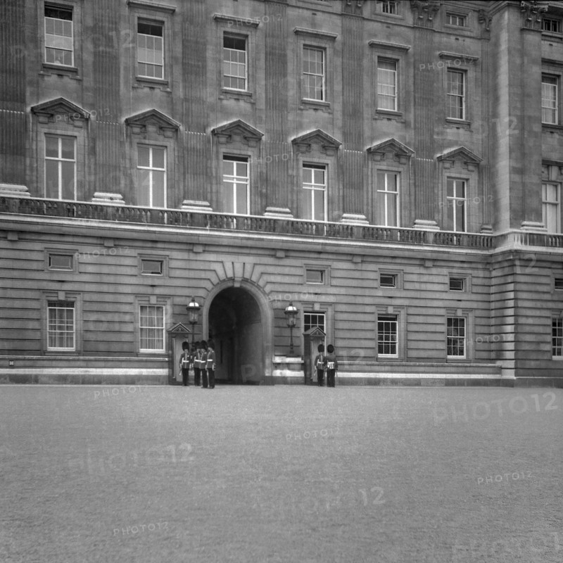 1967, London, Changing of the Guard.