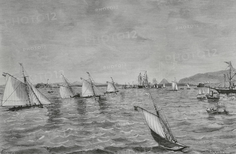 History of Spain. Sailing regattas held in the bay of Santander, in the Abra del Sardinero, on 29 July 1884. Several recreational boats took part. Drawing by A. de Caula. Engraving by Tomas Carlos Capuz (1834-1899). The Spanish and American Illustration (La Ilustracion Espanola y Americana), 1884.