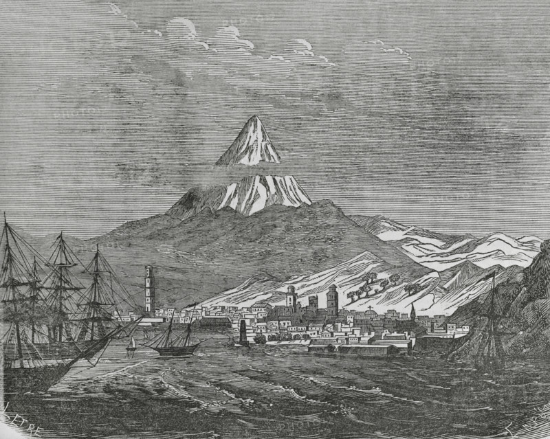 Santa Cruz de Tenerife, Tenerife, Canary Islands, Spain. General view of the city and harbour. Illustration by Letre. Engraving by Capuz. Cronica General de Espana, Historia Ilustrada y Descriptiva de sus Provincias (General Chronicle of Spain, Illustrated and Descriptive History of its Provinces), Canaries, 1871.