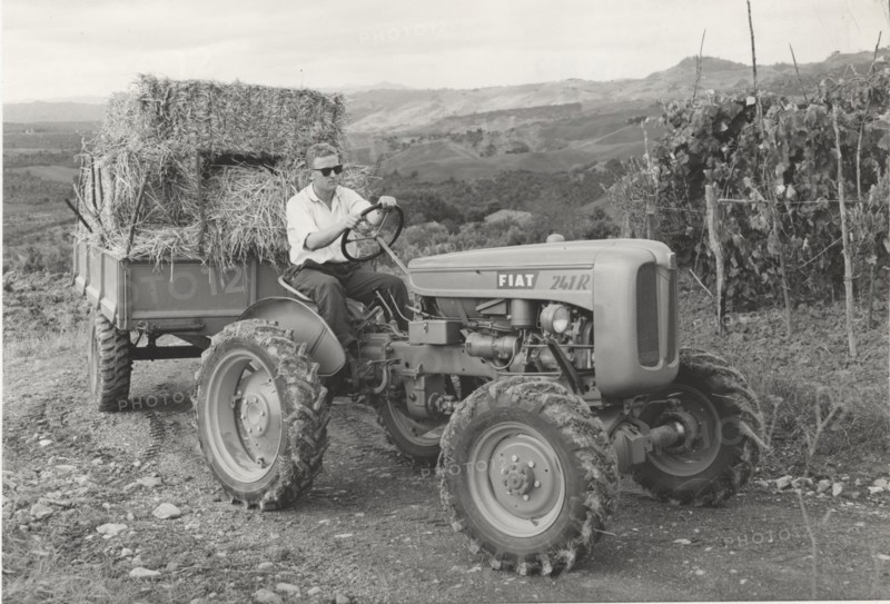 Fiat 241 R tractor with double traction