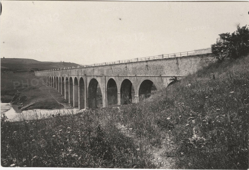 Apulian aqueduct on Atella torrent