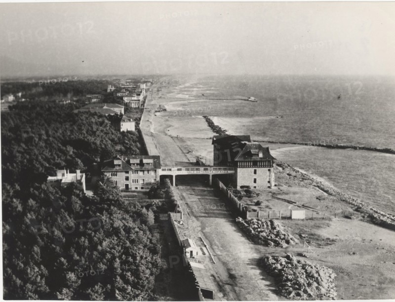Marina di Massa Coast
