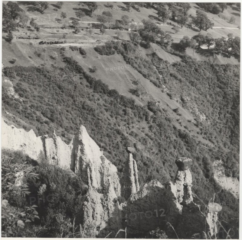 Earth pyramides