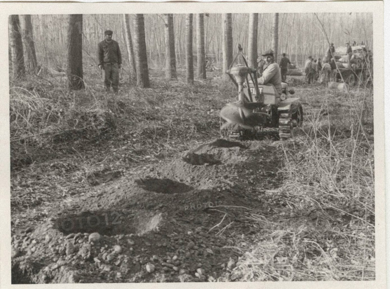 Arboricolture drills digging holes