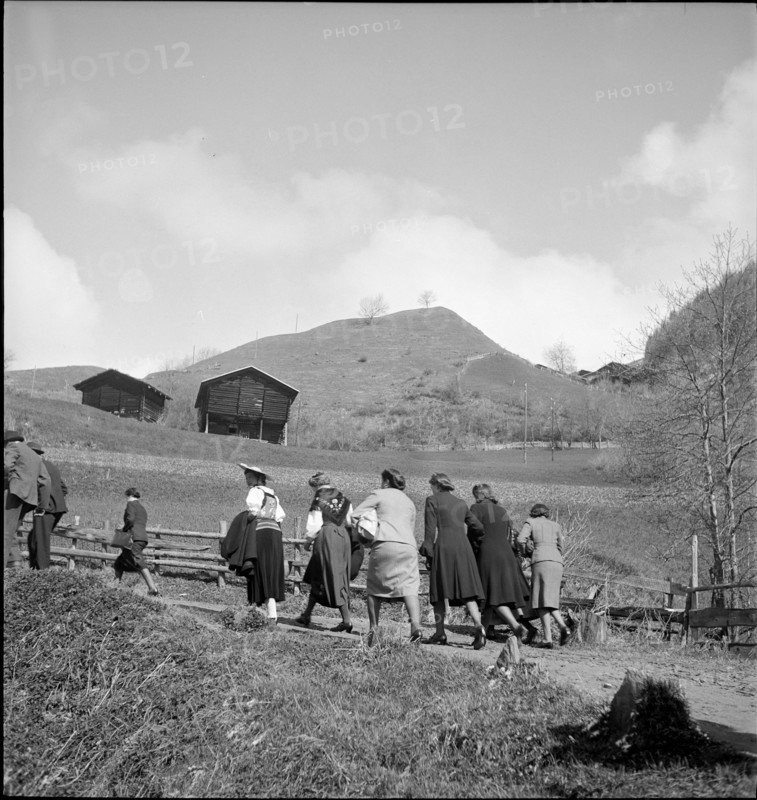 On the way to the Voters meeting in Schanfigg 1941.