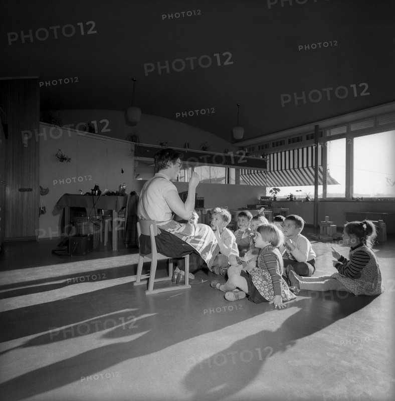 Behavior research, ethology at kindergarten, Zurich 1958.