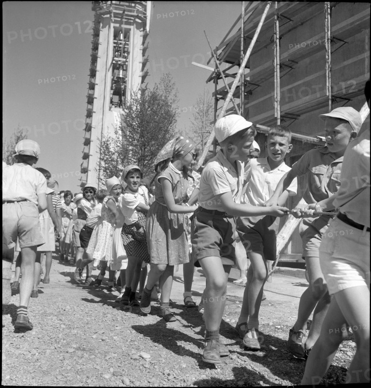 Installation of the bells, new church in Witikon 1955.