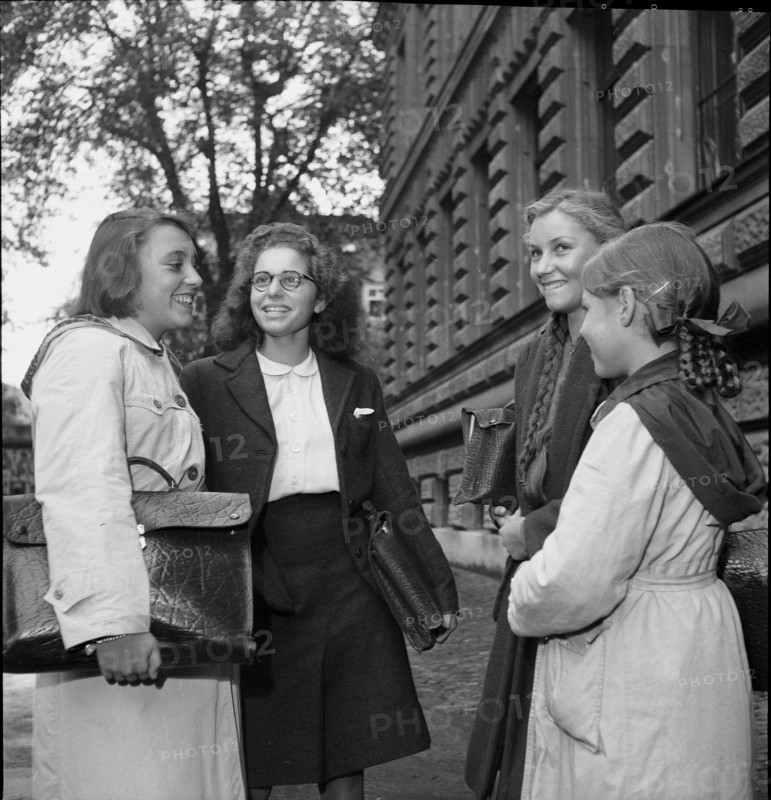 Students; 1942.