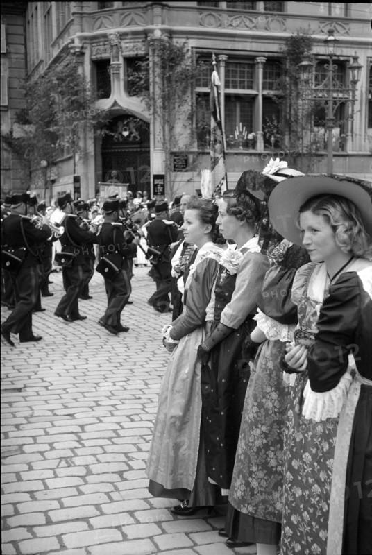 Local costume group at Corpus Christi-Procession in Fribourg 1941.