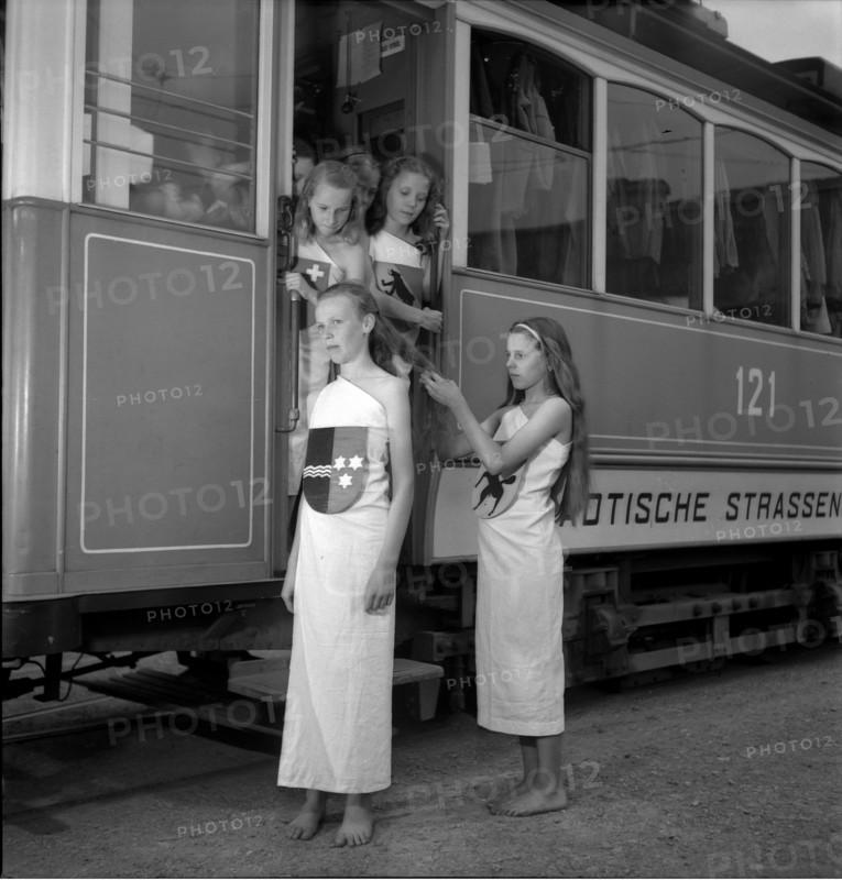 School theatre in support of the Swiss donation, 1945.