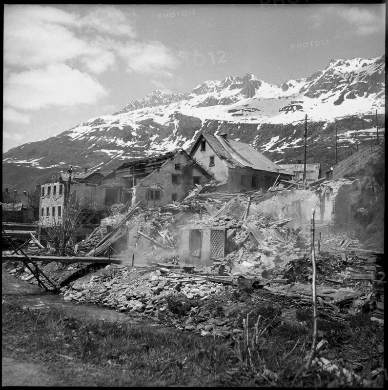 Avalanche in Andermatt; damaged buildings after thaw; 1951.